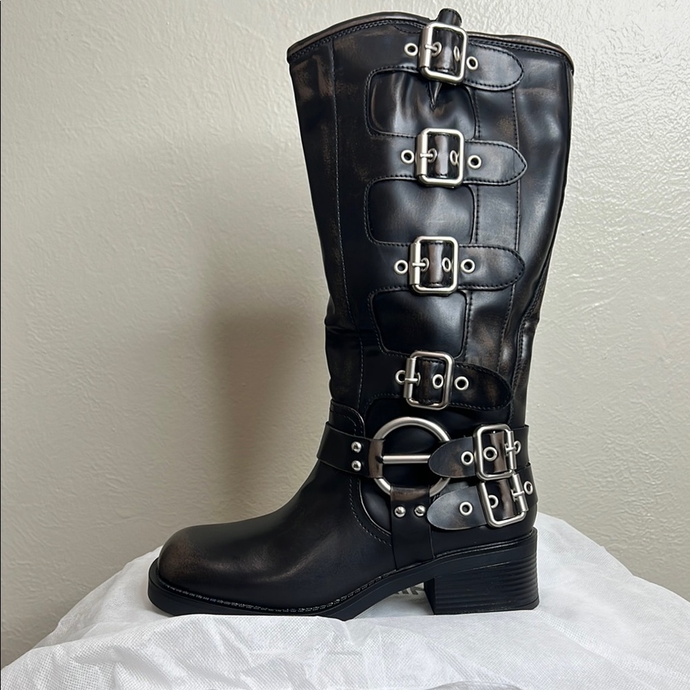 Moto-chic boots